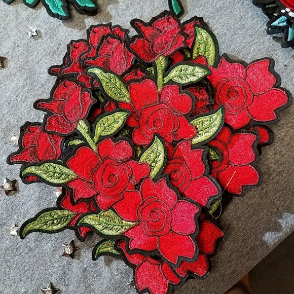 Mystery Packet of Embroidered Patches For Clothing - Picture 5 of 8